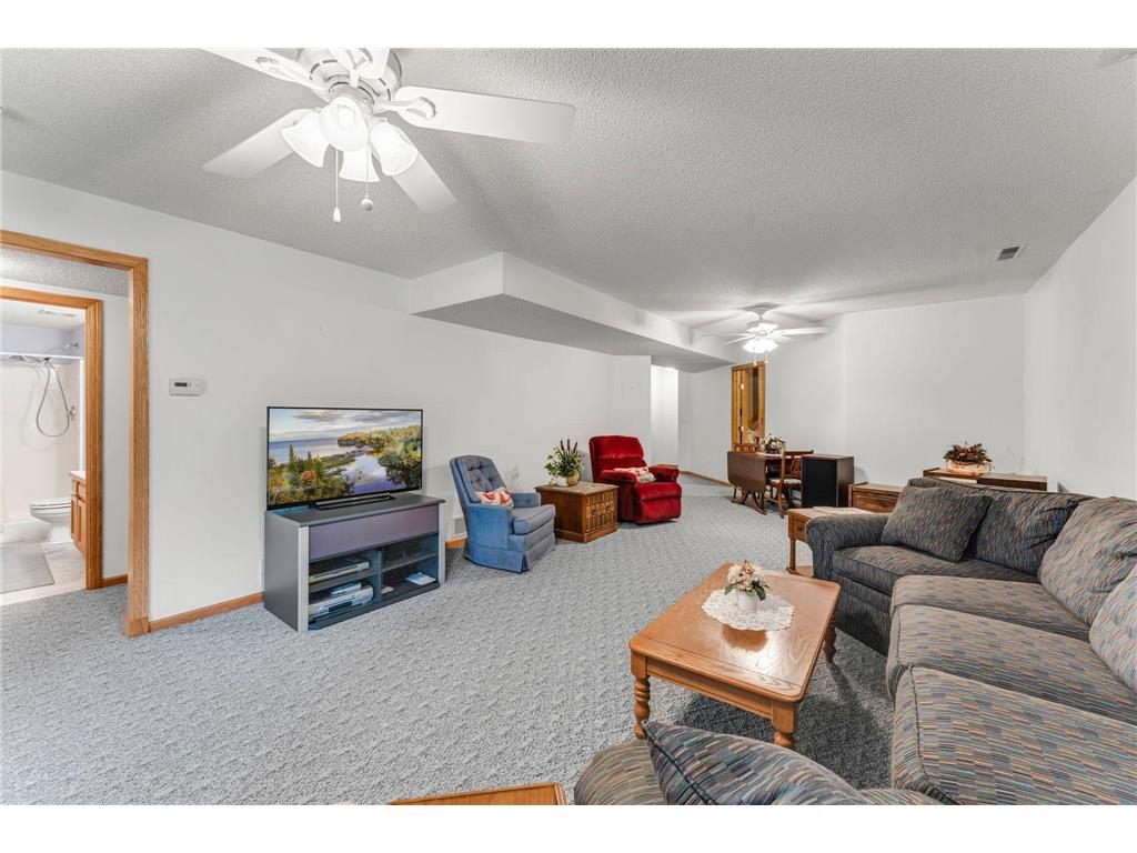 14915 57th Street N Oak Park Heights MN 55082 6812159 image40