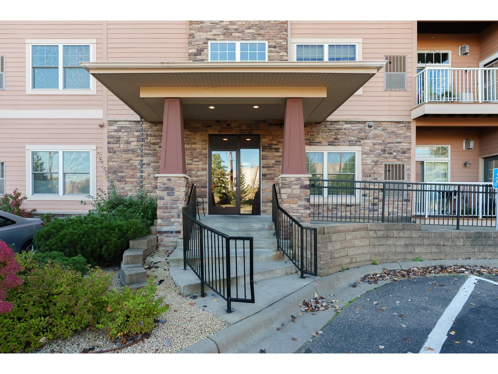 14937 60th Street N #208 Oak Park Heights MN 55082 6123851 image1