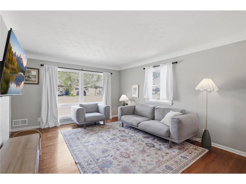 1494 Etna Street Saint Paul MN 55106 7063428 image2