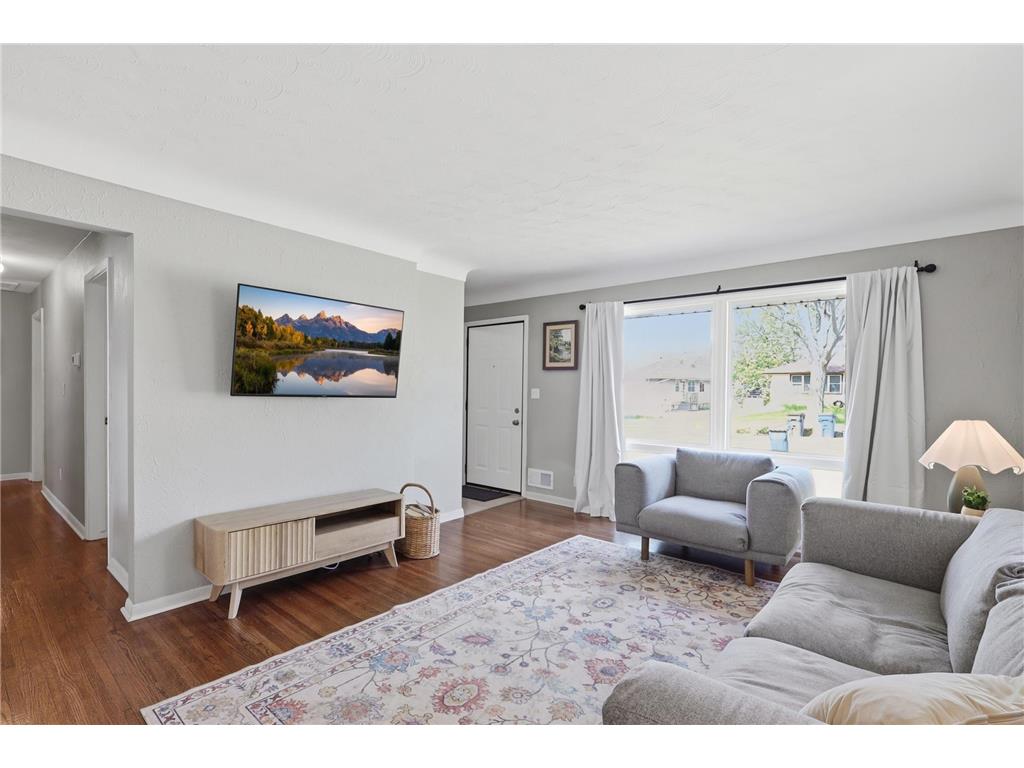 1494 Etna Street Saint Paul MN 55106 7063428 image3