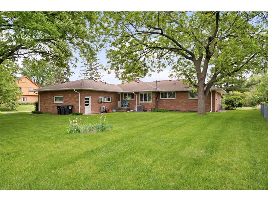 1495 County Road B2 W Roseville MN 55113 - Zimmerman Lake 7087936 image29