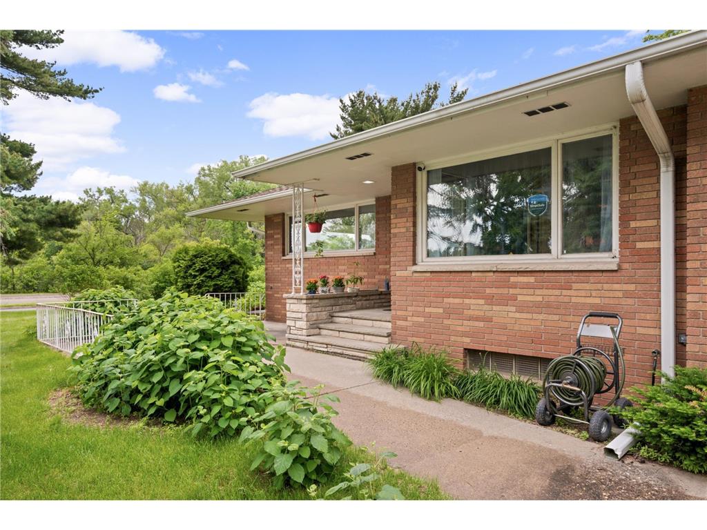 1495 County Road B2 W Roseville MN 55113 - Zimmerman Lake 7087936 image3