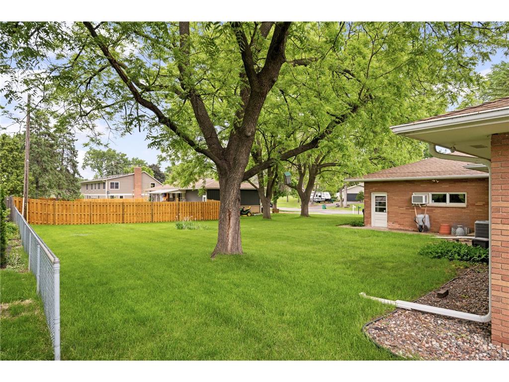 1495 County Road B2 W Roseville MN 55113 - Zimmerman Lake 7087936 image30