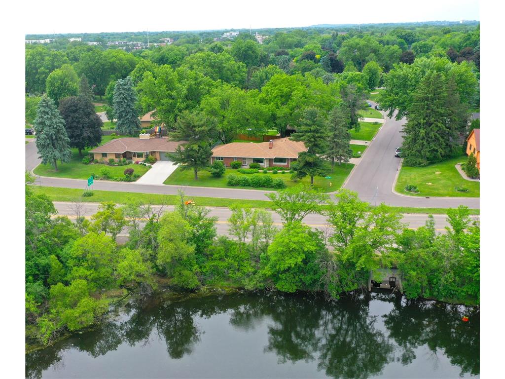 1495 County Road B2 W Roseville MN 55113 - Zimmerman Lake 7087936 image31