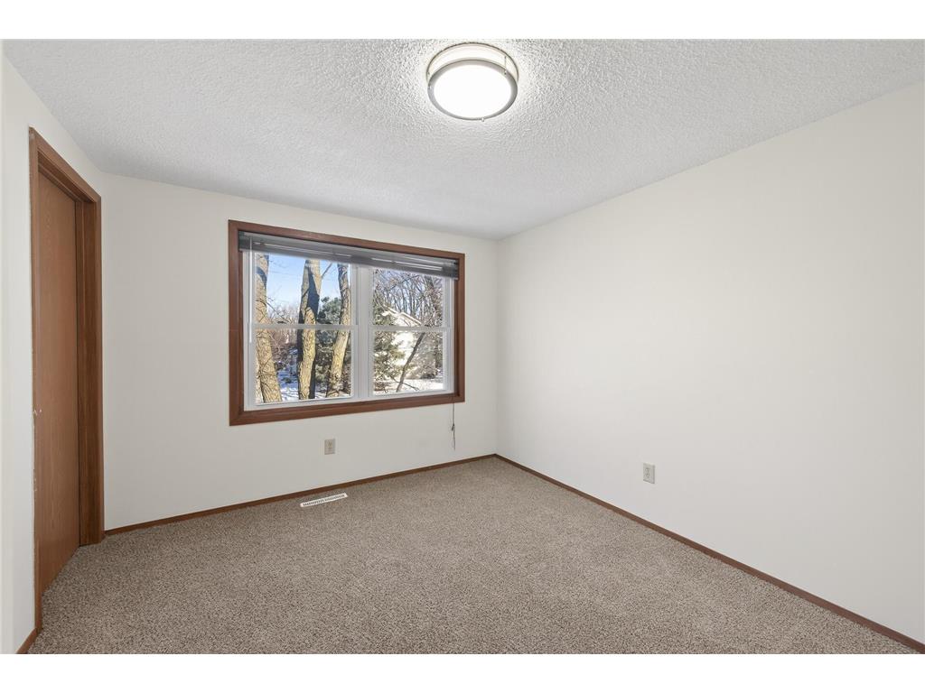 1496 Granada Avenue N Oakdale MN 55128 7016384 image17