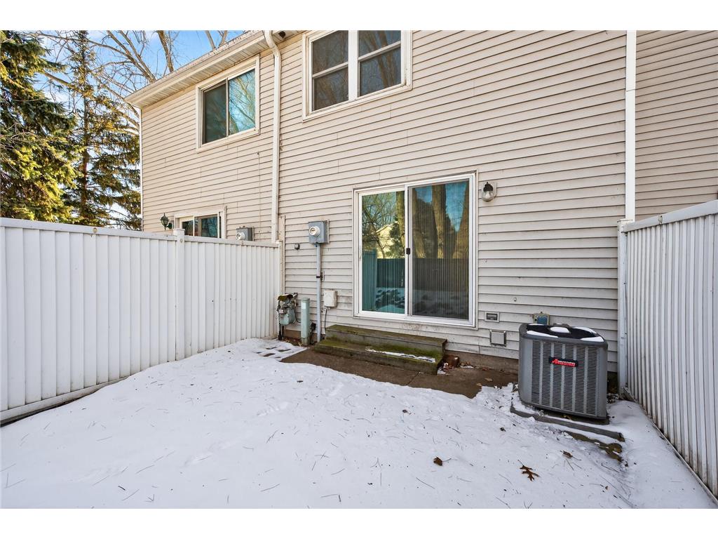 1496 Granada Avenue N Oakdale MN 55128 7016384 image21