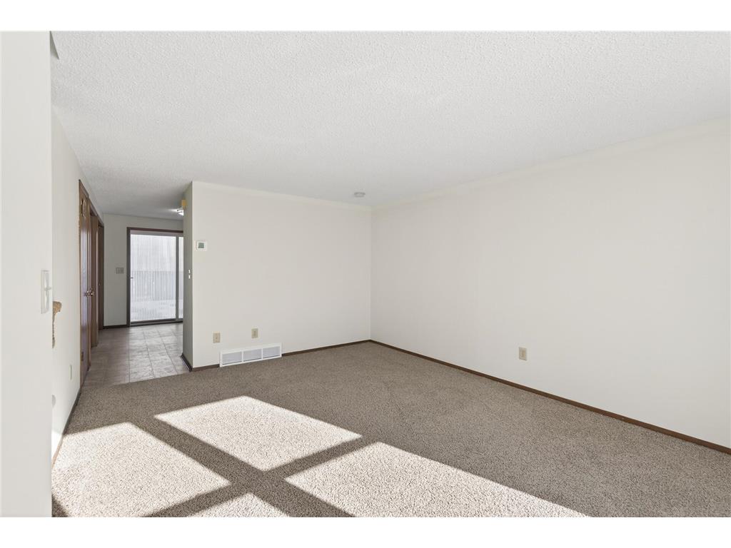 1496 Granada Avenue N Oakdale MN 55128 7016384 image25