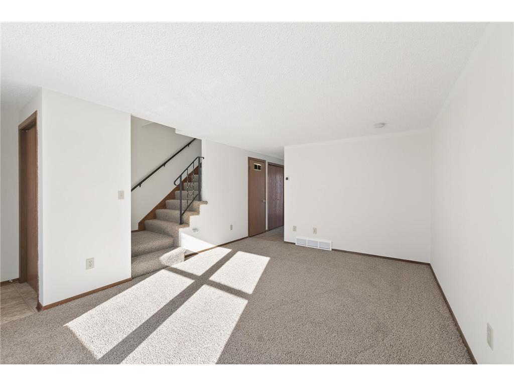 1496 Granada Avenue N Oakdale MN 55128 7016384 image26