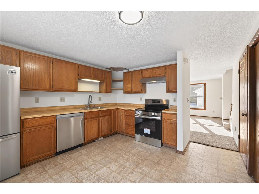 1496 Granada Avenue N Oakdale MN 55128 7016384 image5