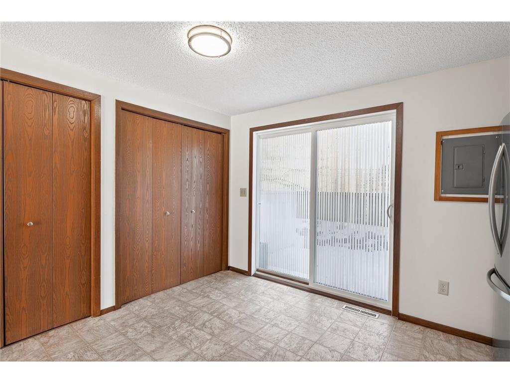 1496 Granada Avenue N Oakdale MN 55128 7016384 image8