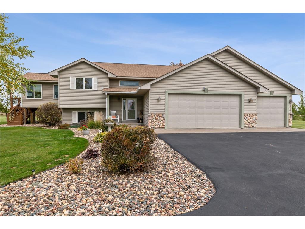 1498 92nd Street New Richmond WI 54017 6464991 image1