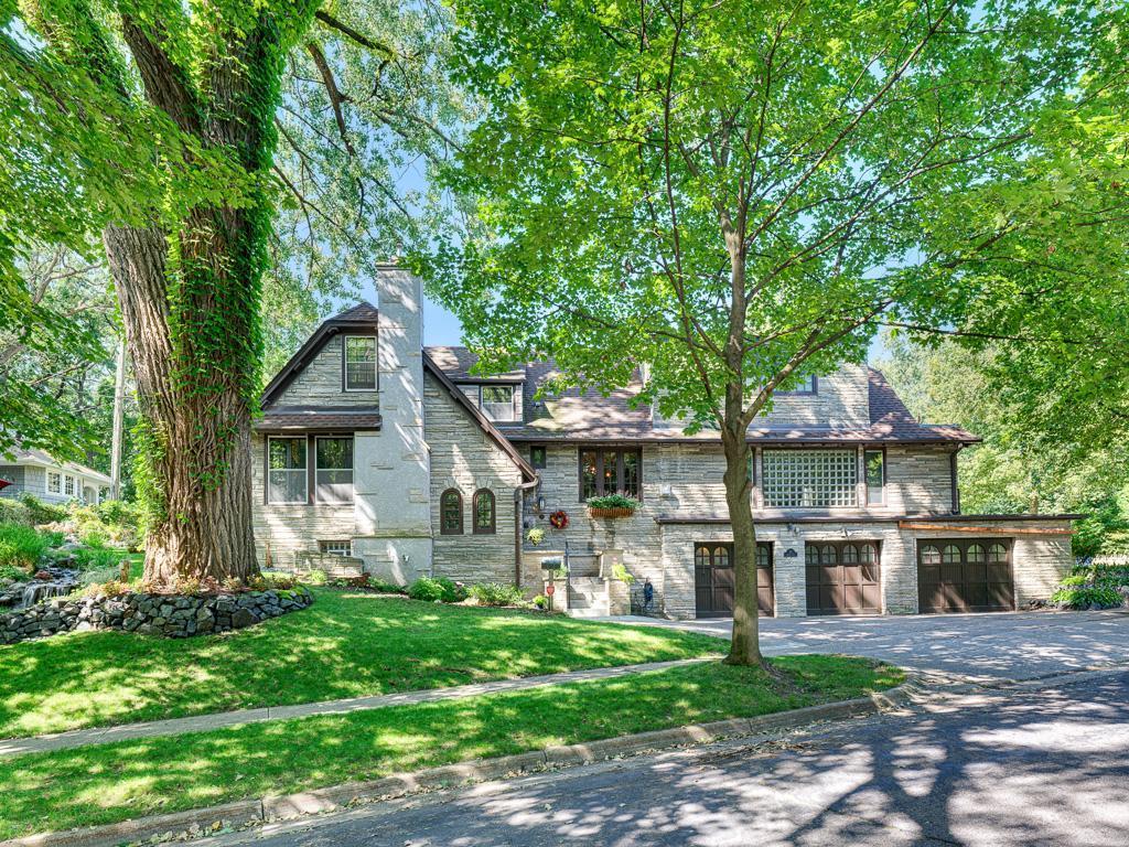 15 Benhill Road Saint Paul MN 55105 6781726 image1