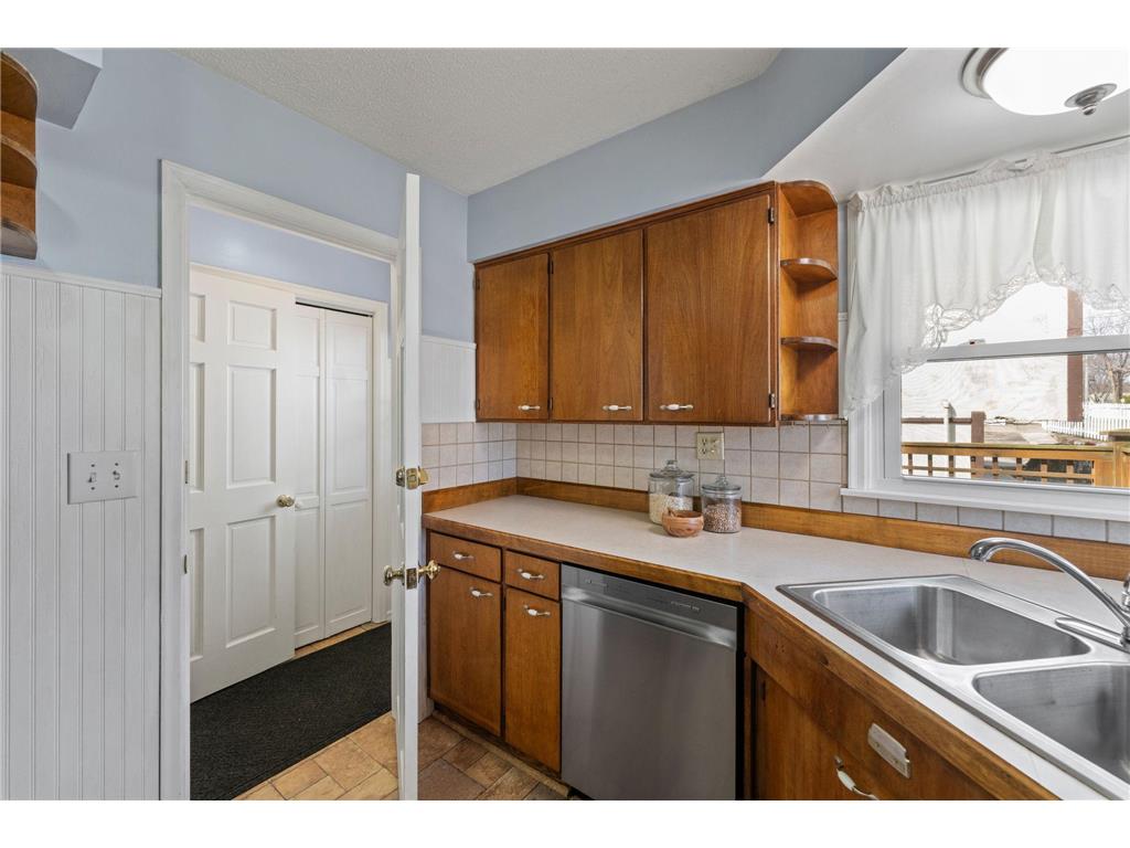 15 E 68th Street Richfield MN 55423 7043251 image11