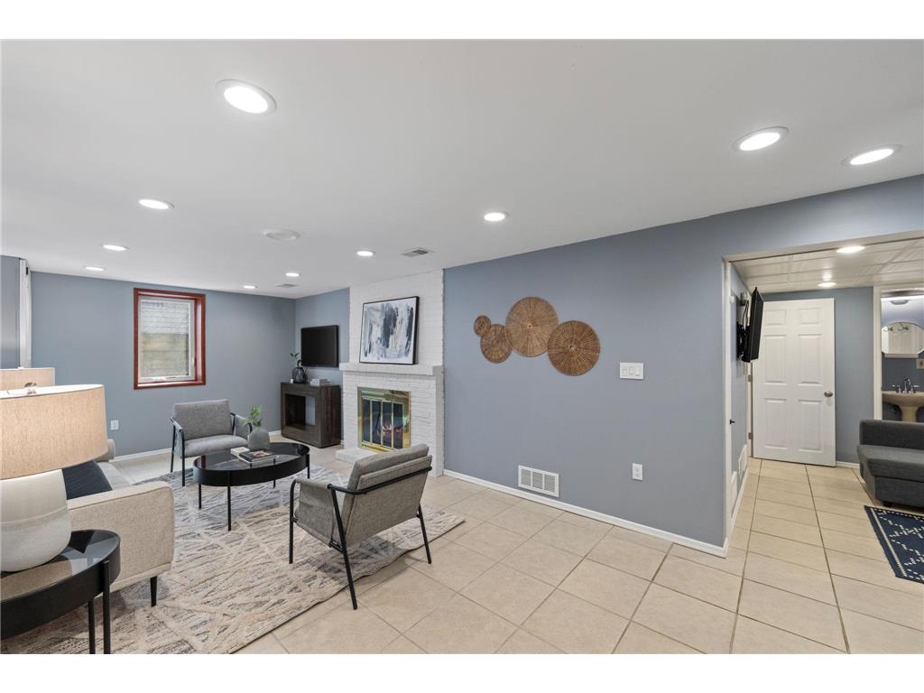 15 E 68th Street Richfield MN 55423 7043251 image28
