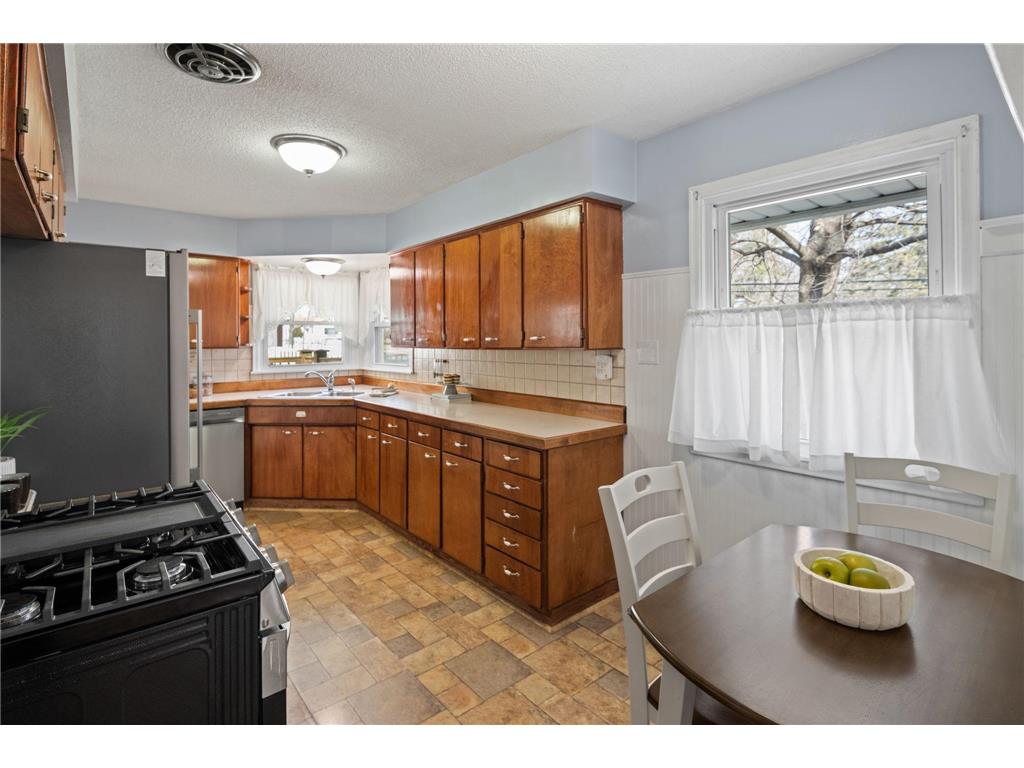 15 E 68th Street Richfield MN 55423 7043251 image9