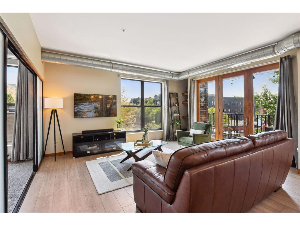 15 E Franklin Avenue #300 Minneapolis MN 55404 6412293 image1