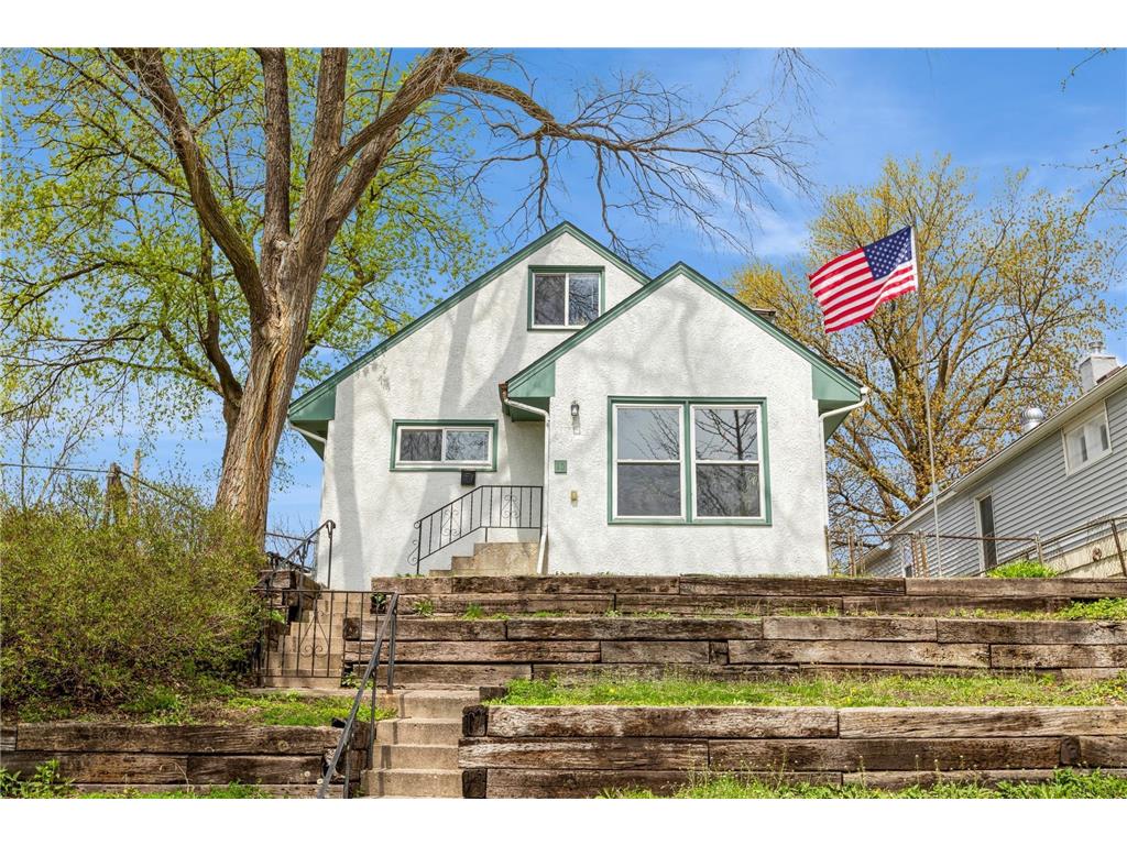 15 Magnolia Avenue E Saint Paul MN 55117 6520428 image1