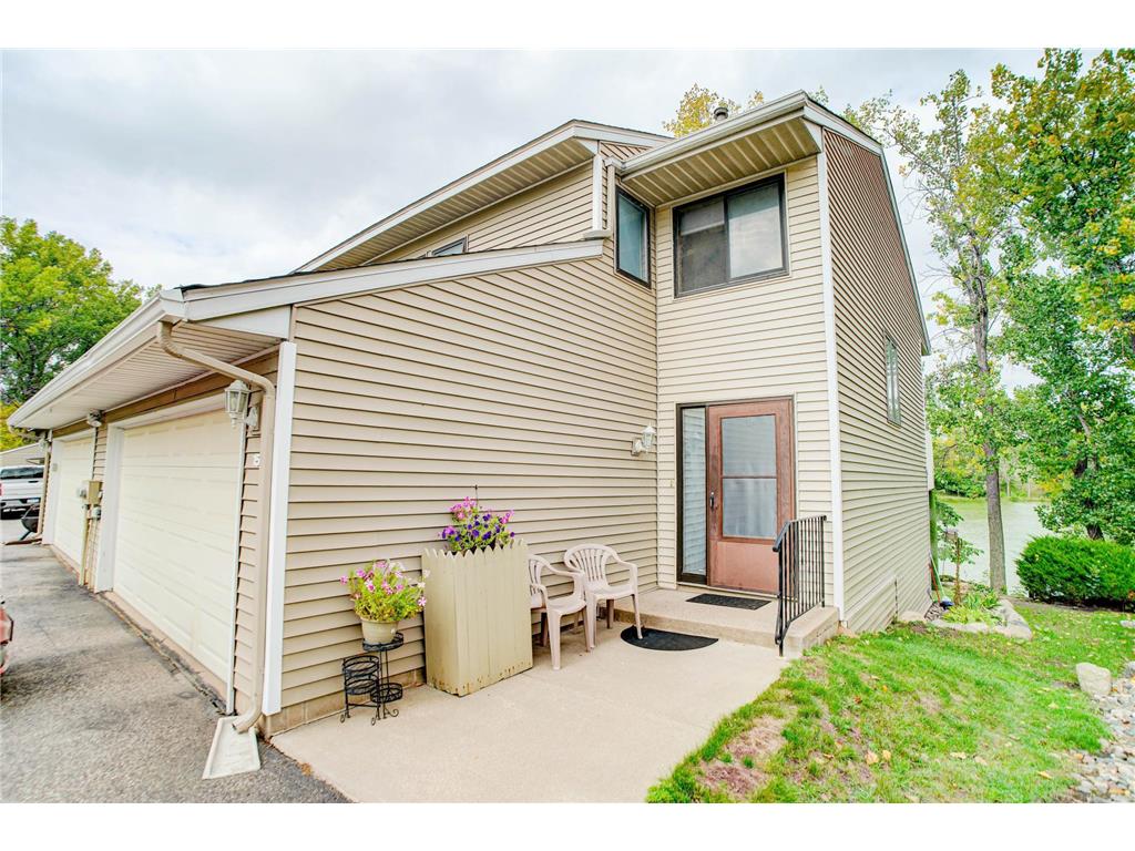 15 Round Lake Trail Little Canada MN 55117 - Round Lake 6440697 image1