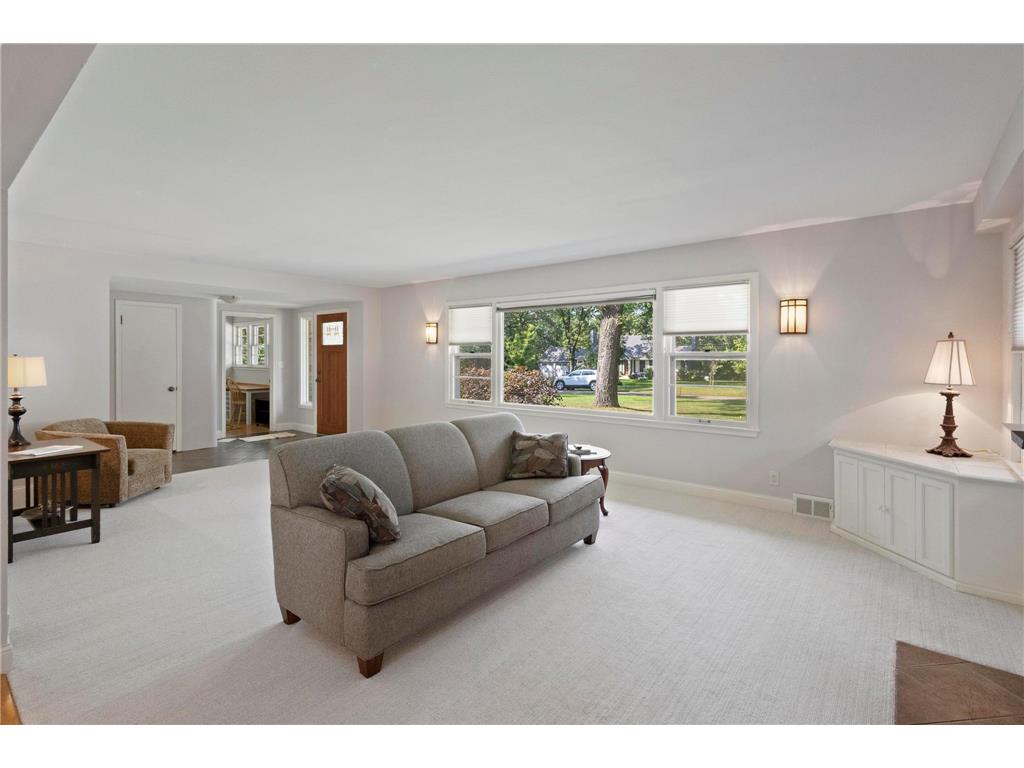15 Saint Albans Road E Hopkins MN 55305 7038813 image8