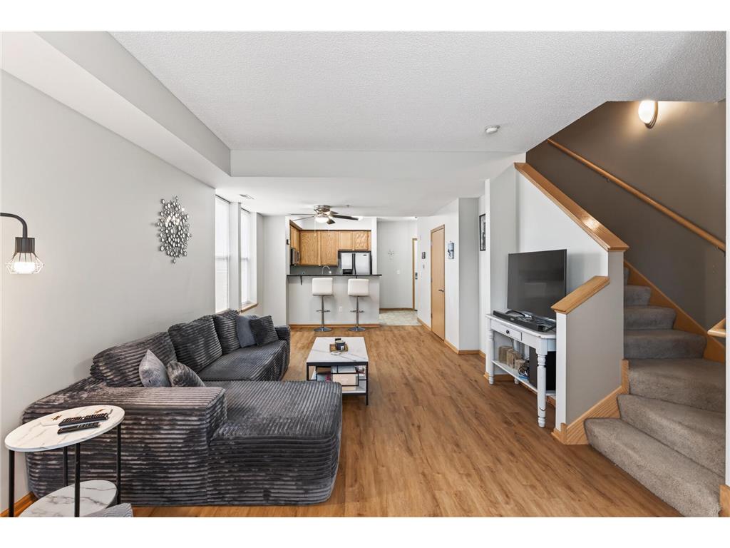 150 E Burnsville Parkway #101 Burnsville MN 55337 7060512 image1
