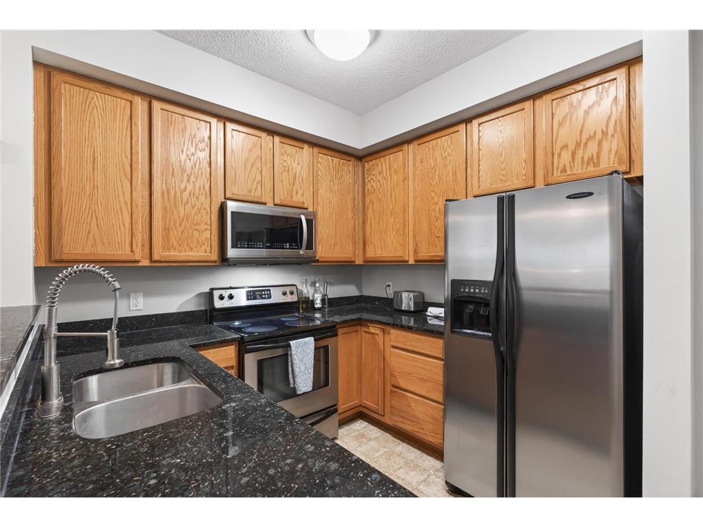 150 E Burnsville Parkway #101 Burnsville MN 55337 7060512 image9