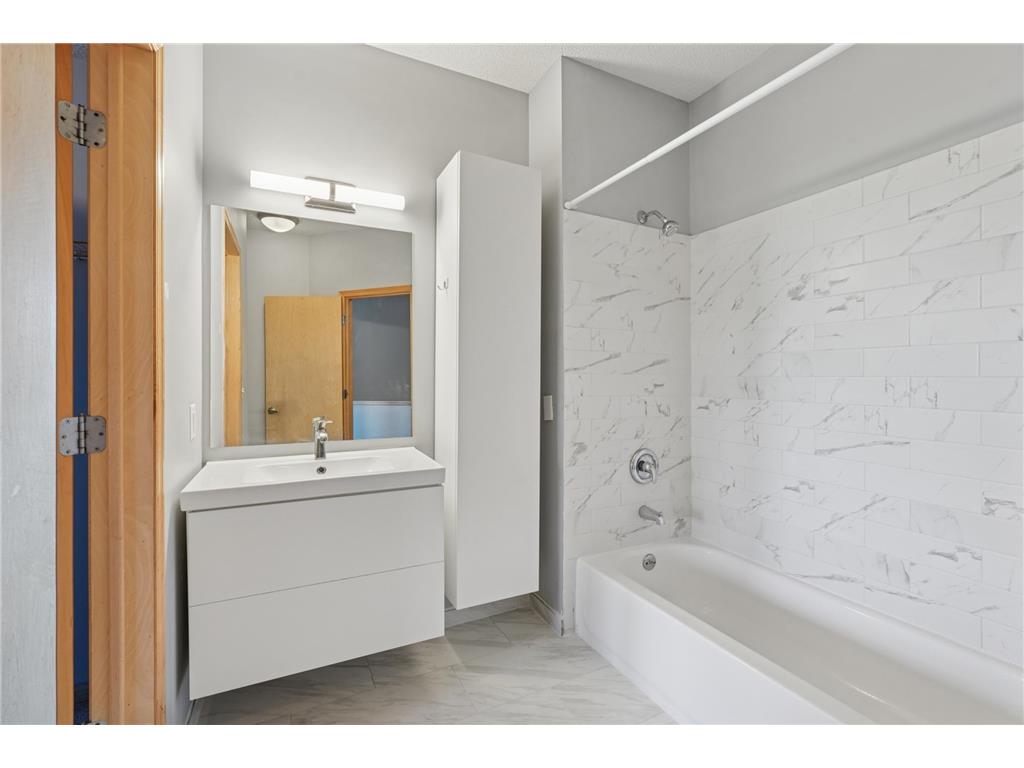 150 E Burnsville Parkway #116 Burnsville MN 55337 6817833 image16