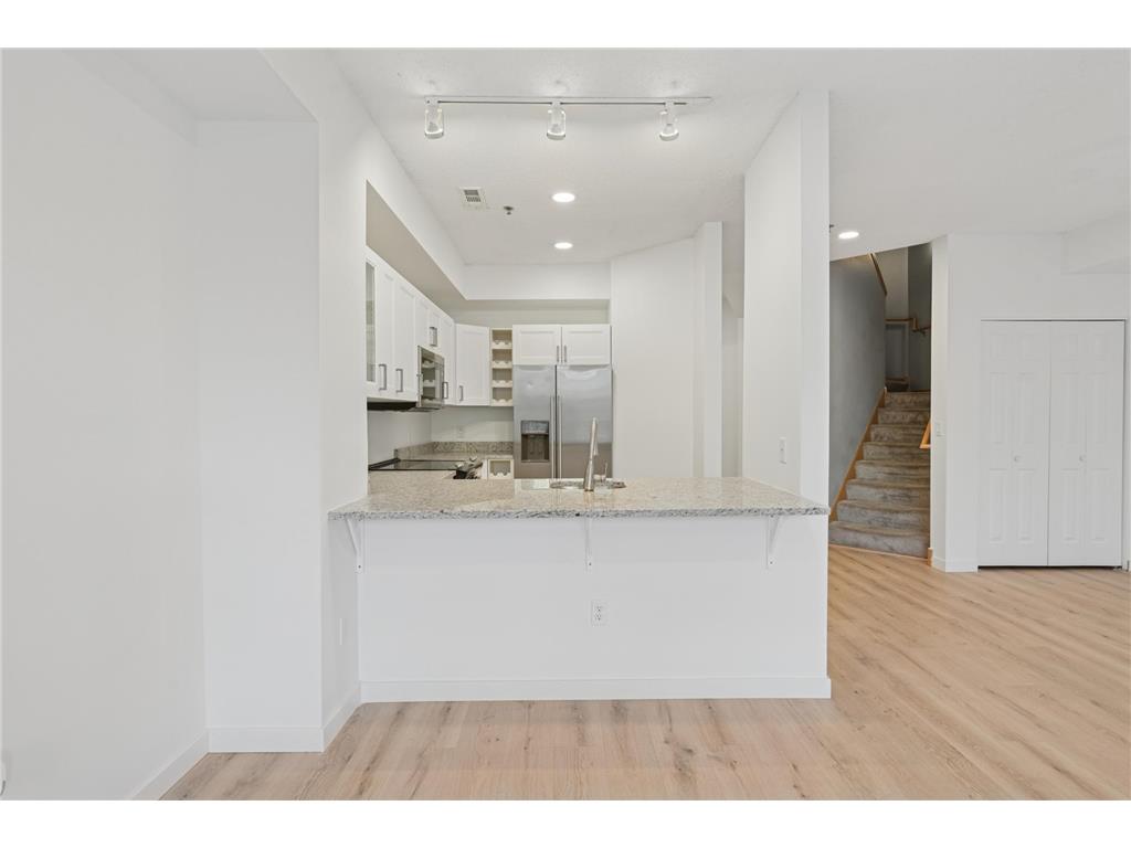 150 E Burnsville Parkway #116 Burnsville MN 55337 6817833 image8
