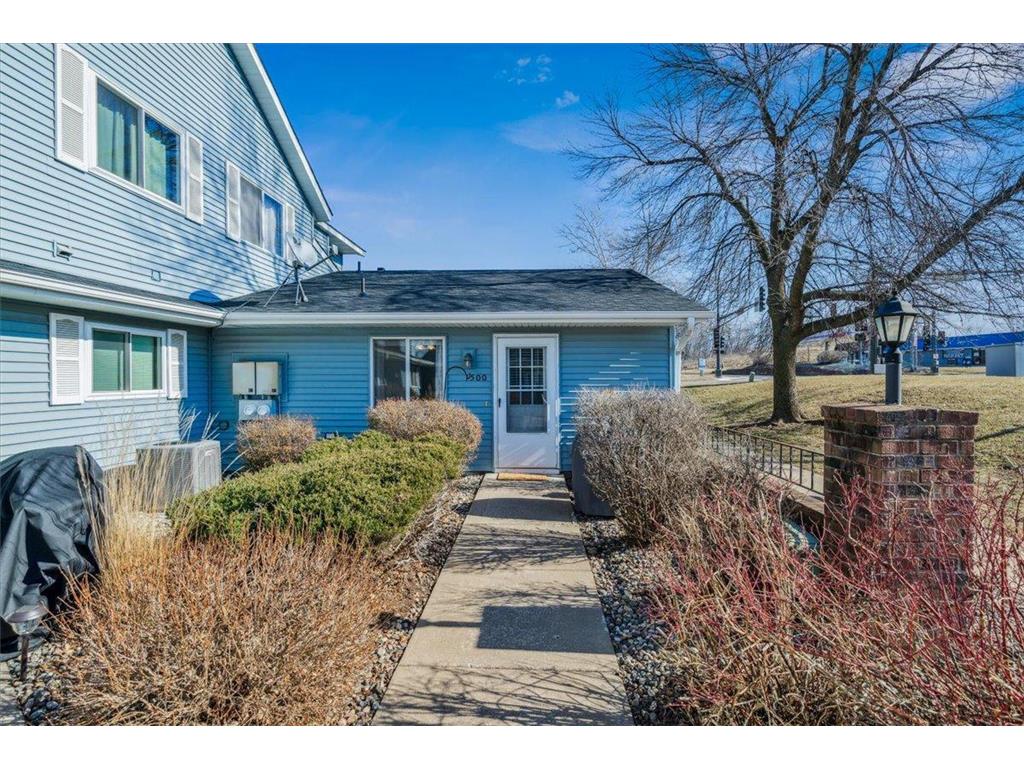 1500 Helmo Avenue N, Oakdale, MN, 55128 MLS 6486711 Edina Realty