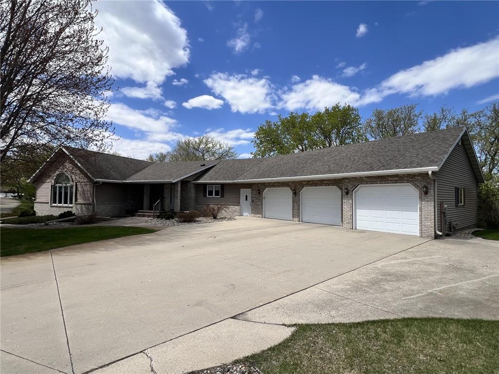 1500 Mc Auliffe Place NW Alexandria MN 56308 7070846 image2