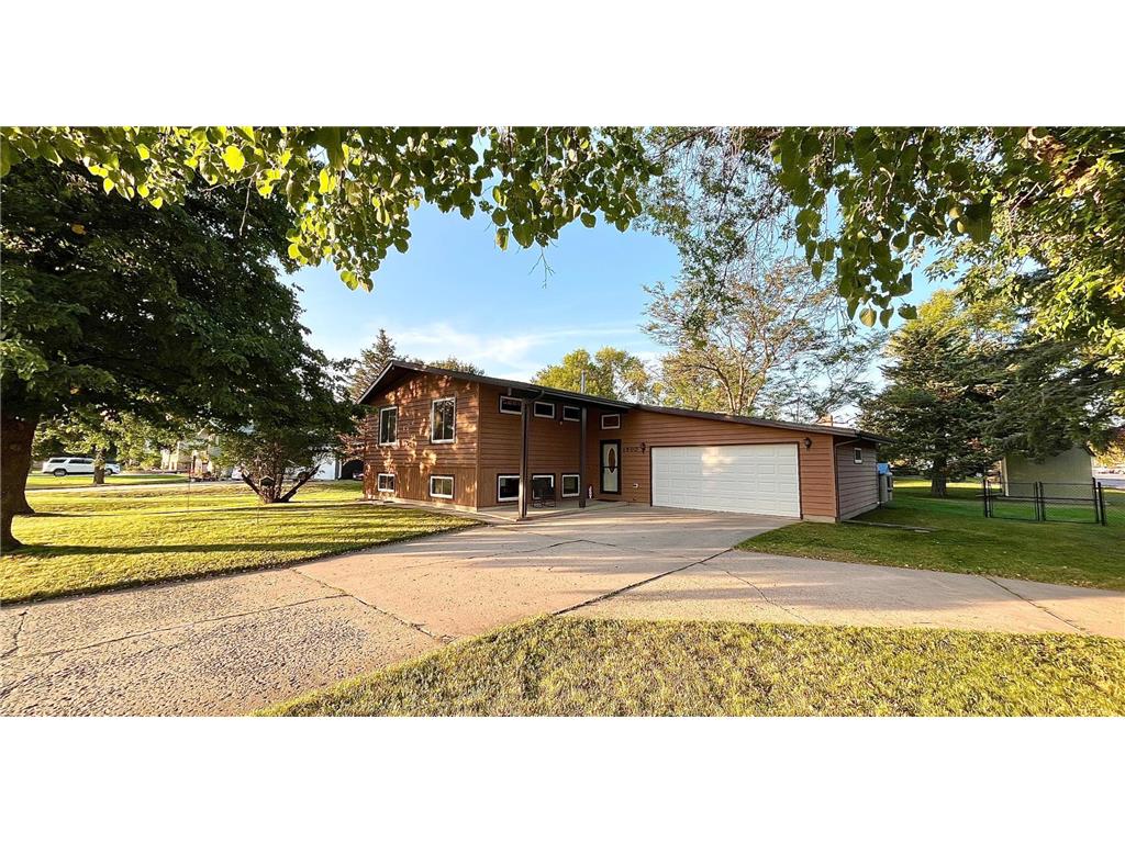 1500 River Road Windom MN 56101 6789908 image1