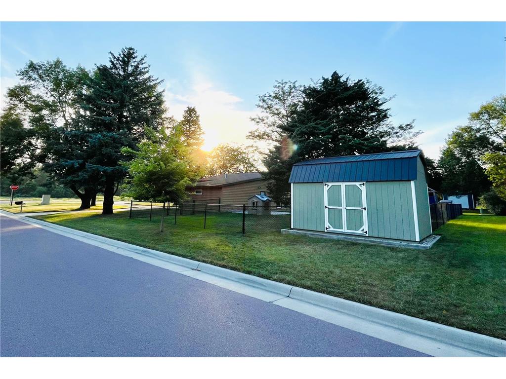 1500 River Road Windom MN 56101 6789908 image2