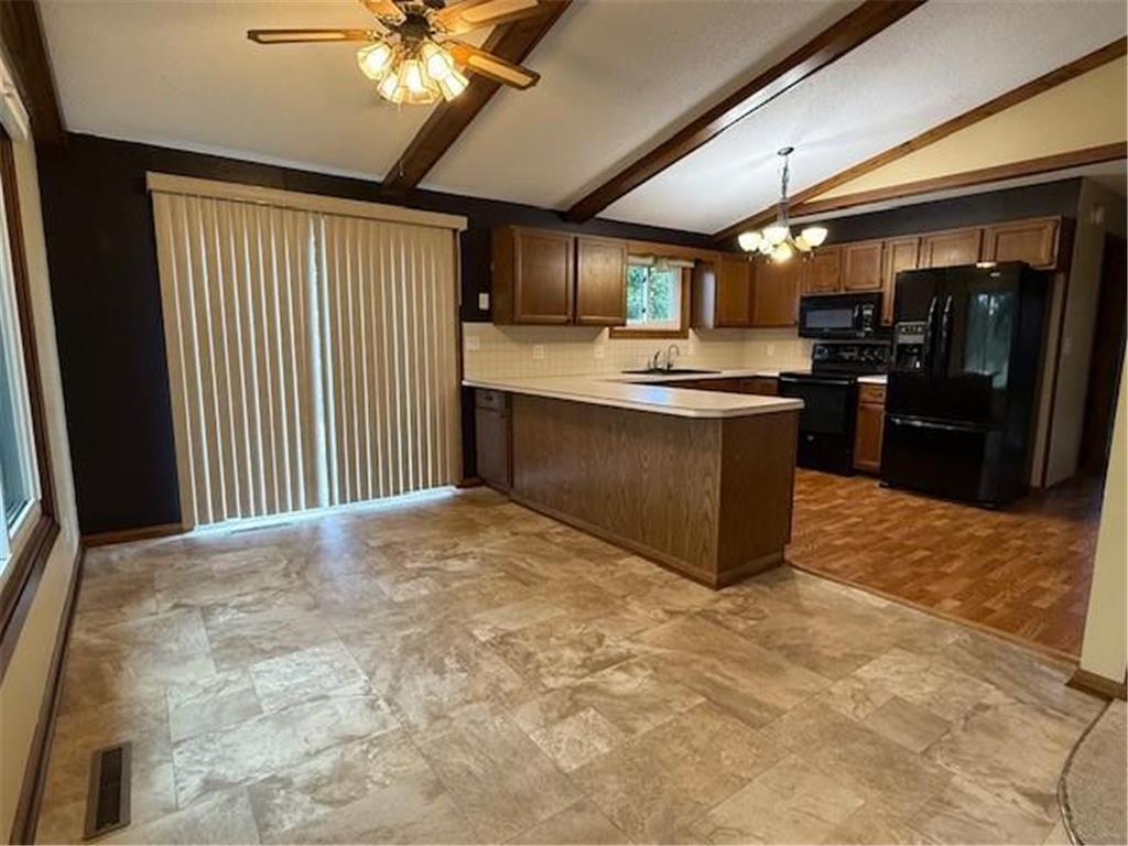 1500 River Road Windom MN 56101 6789908 image6