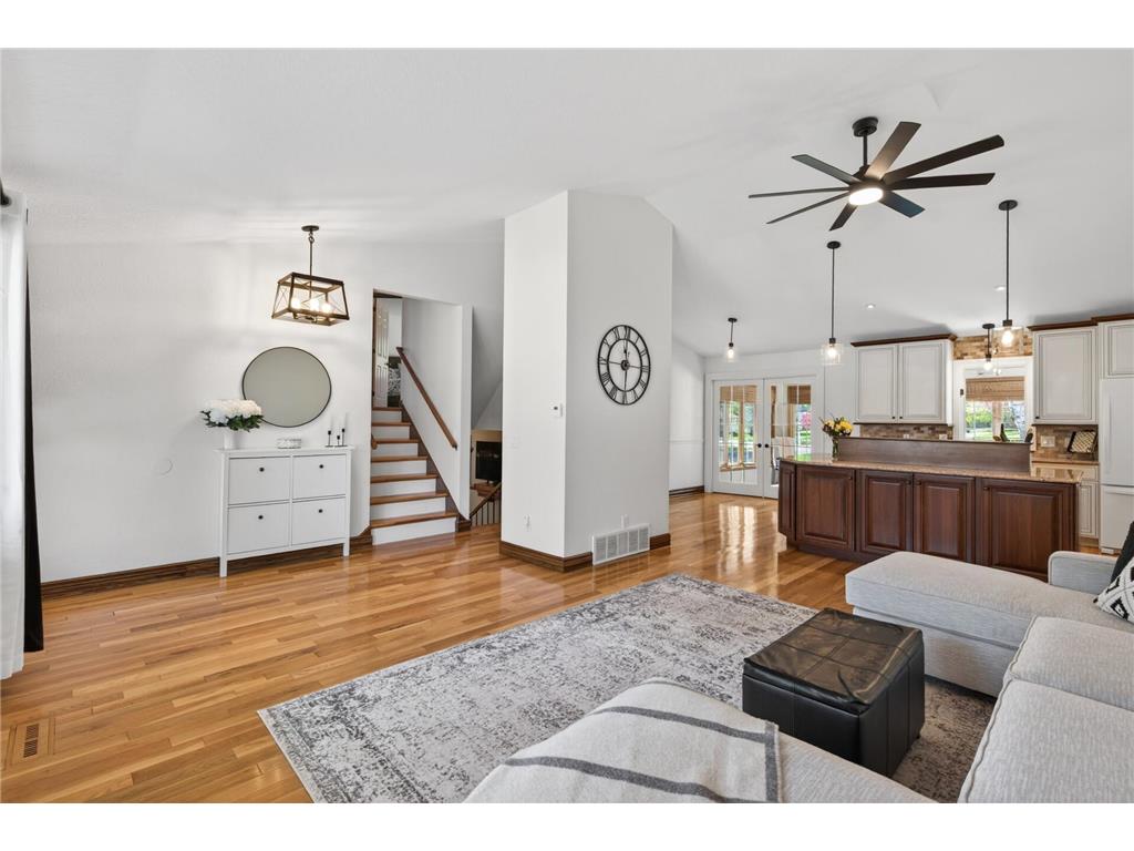 15005 76th Place N Maple Grove MN 55311 7071738 image4