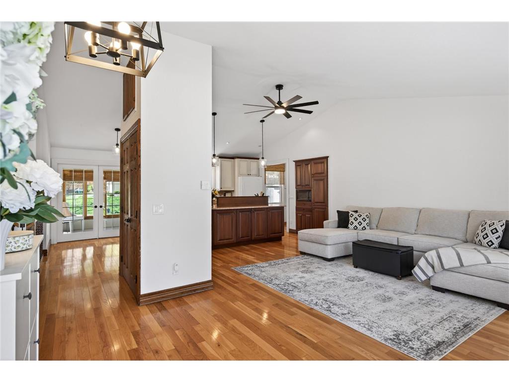 15005 76th Place N Maple Grove MN 55311 7071738 image8