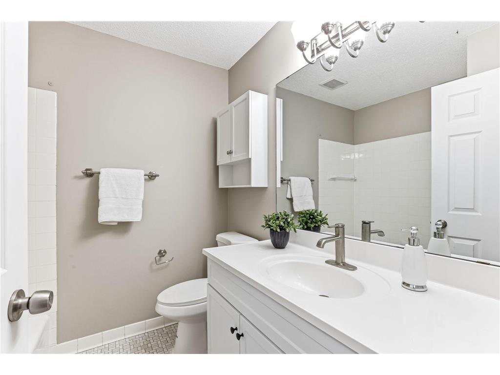 15008 1st Avenue S Burnsville MN 55306 7034422 image21