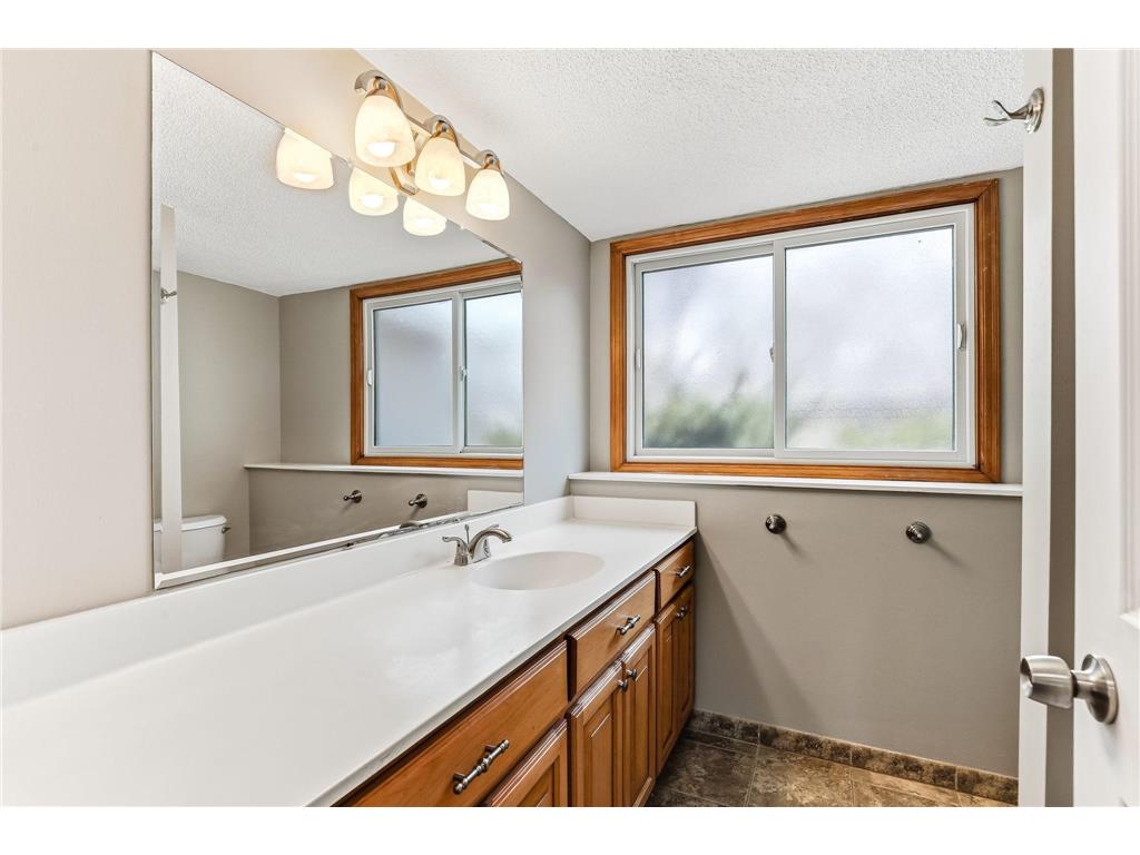 15008 1st Avenue S Burnsville MN 55306 7034422 image24