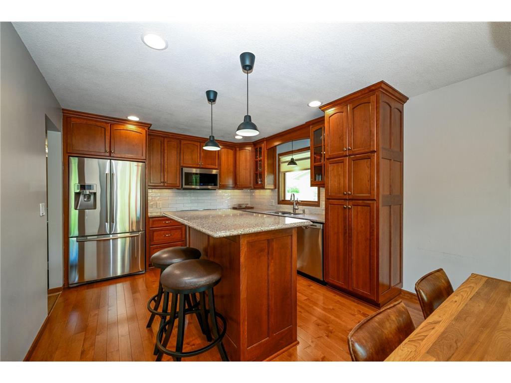 15008 Oakland Avenue Burnsville MN 55306 7070838 image4