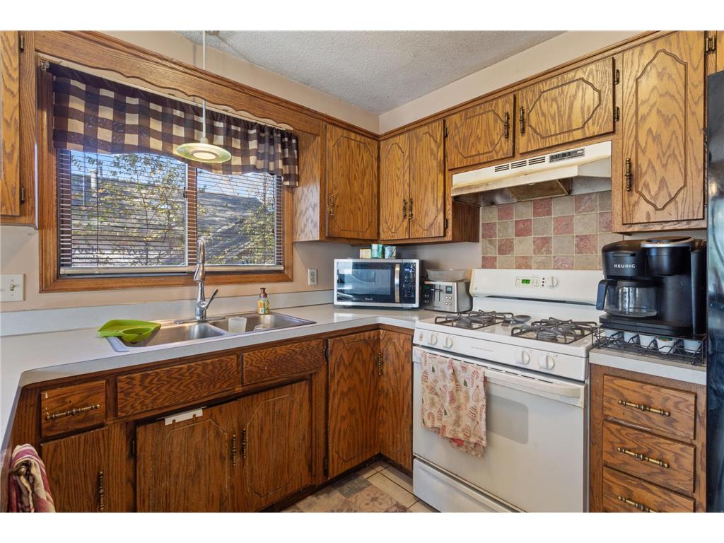 1501 80th Avenue N Brooklyn Park MN 55444 7049587 image10