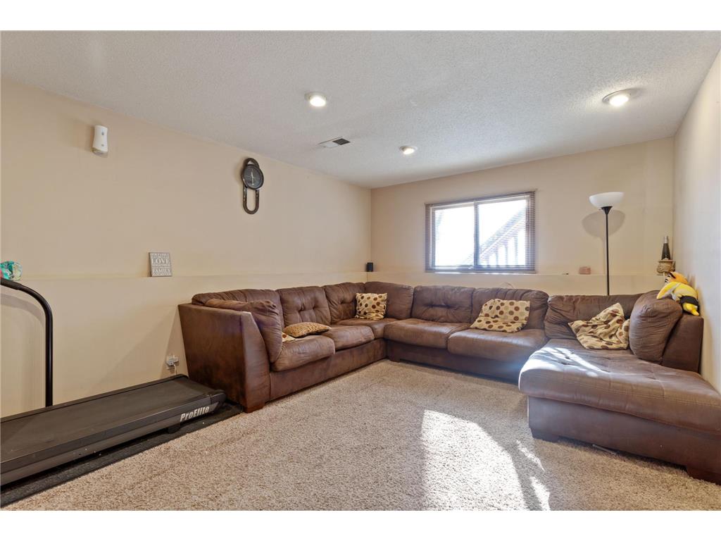 1501 80th Avenue N Brooklyn Park MN 55444 7049587 image21