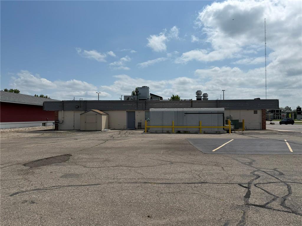 1501 E College Drive Marshall MN 56258 6766738 image25