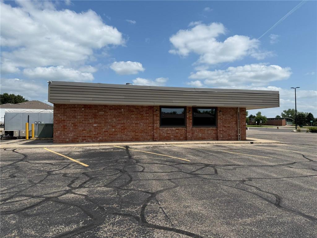 1501 E College Drive Marshall MN 56258 6766738 image26