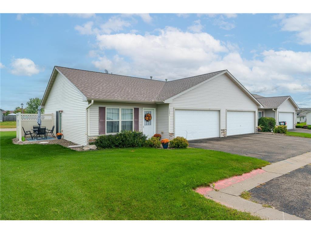 1501 Ponderosa Lane, New Richmond, WI, 54017 MLS 6264932 Edina Realty