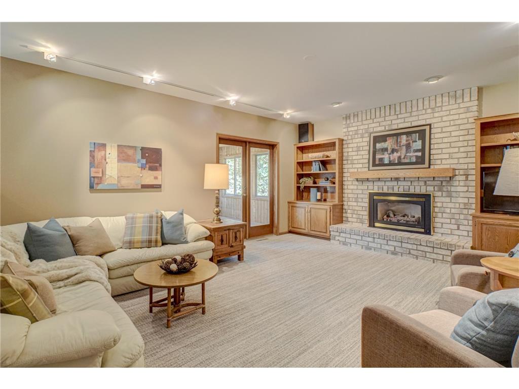1501 Royal Lane Arden Hills MN 55112 7046692 image10