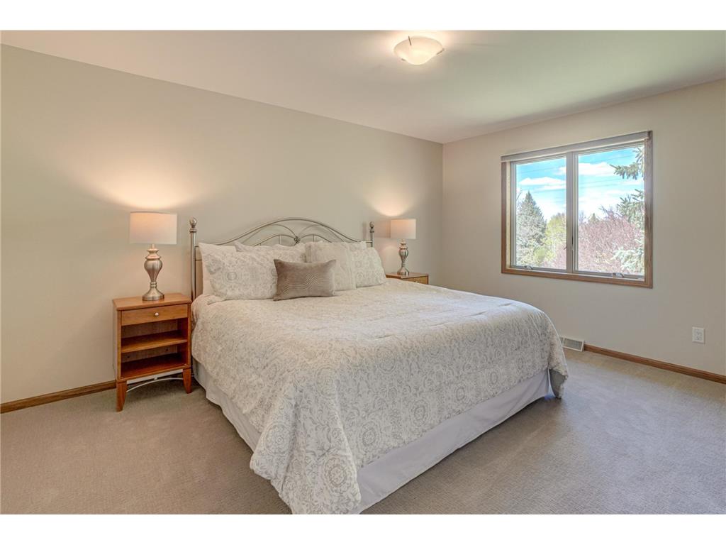 1501 Royal Lane Arden Hills MN 55112 7046692 image25