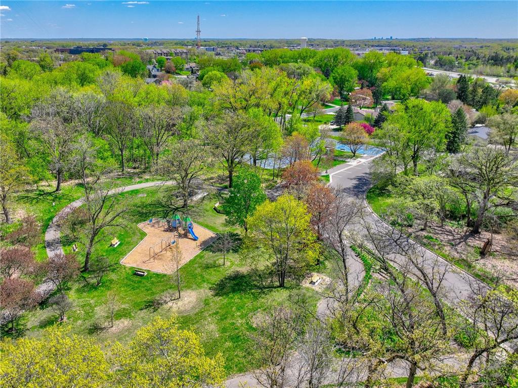 1501 Royal Lane Arden Hills MN 55112 7046692 image34