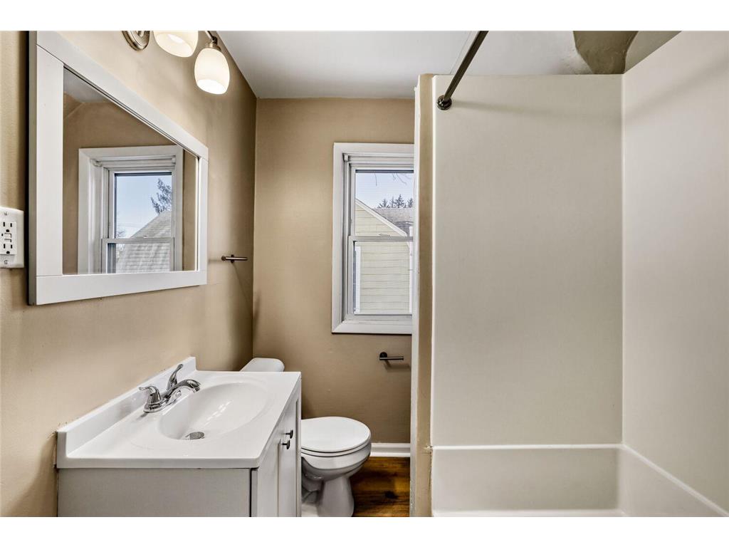 1501 Sherburne Avenue Saint Paul MN 55104 7009542 image15