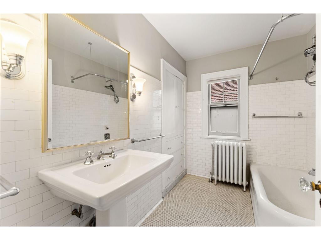 1501 Summit Avenue #B Saint Paul MN 55105 6767290 image18