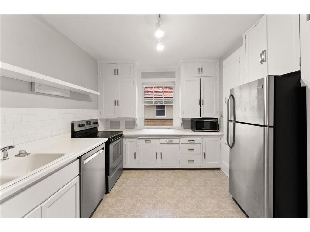 1501 Summit Avenue #B Saint Paul MN 55105 6767290 image2