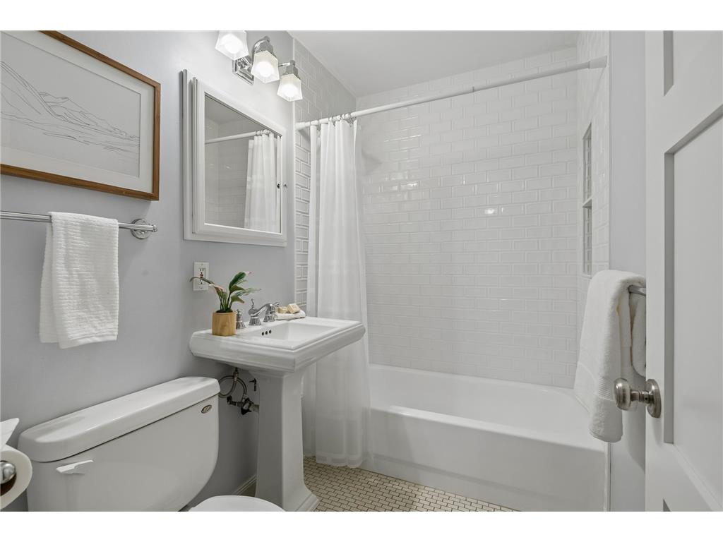 1501 Valders Avenue N Golden Valley MN 55427 7033607 image25