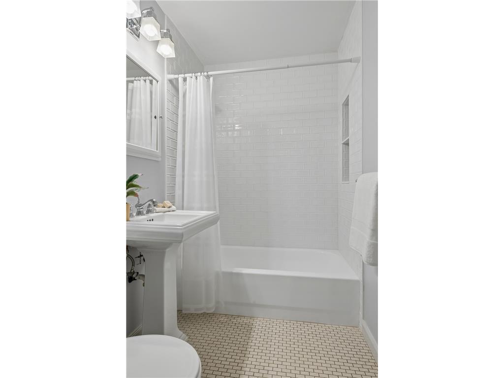 1501 Valders Avenue N Golden Valley MN 55427 7033607 image26